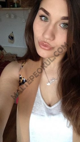 Göztepe Yeşil Gözlü Kumral Escort Kadın Simge